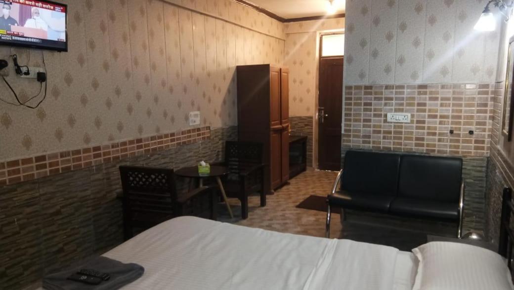 Hotel O Hya'S Homestay Dehradun Esterno foto