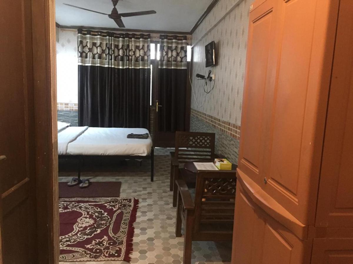 Hotel O Hya'S Homestay Dehradun Esterno foto