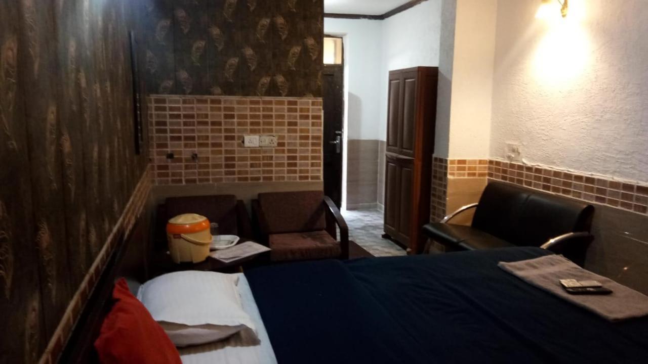 Hotel O Hya'S Homestay Dehradun Esterno foto