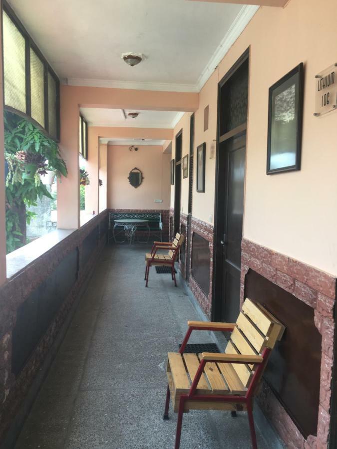 Hotel O Hya'S Homestay Dehradun Esterno foto